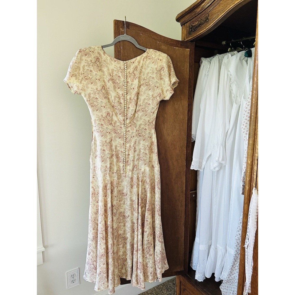 Nancy Johnson Silk Paisley Midi Dress Button‎ Back Short Sleeve Size 8 - Picture 3 of 7